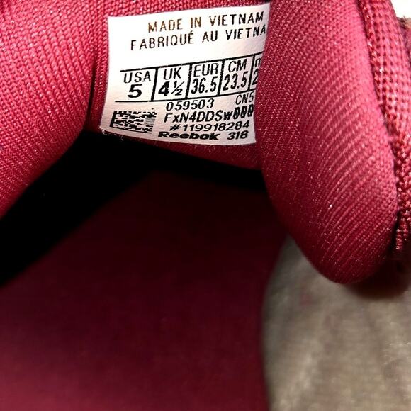 Reebok 5 Girl's Classic Leather Tennis Shoe Twisted Berry Athletic Sneaker - Picture 5 of 7